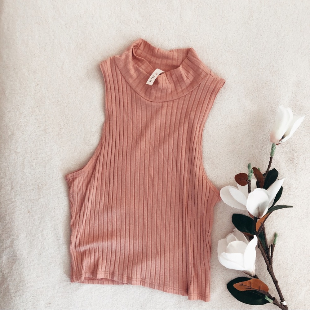 Women’s blush crop top